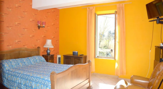 House With 7 Bedrooms in Monteux, With Pool Access, Enclosed Garden an, Prenota Hotel Hotel a Alvernia con parcheggio, Parcheggio