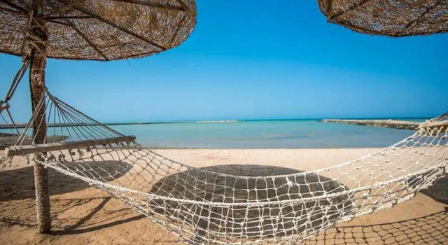 Апартаменты Beautiful 2 bedroom apartment overlooking the sea and swimming pools for recreation and spending time with the beauty of nature