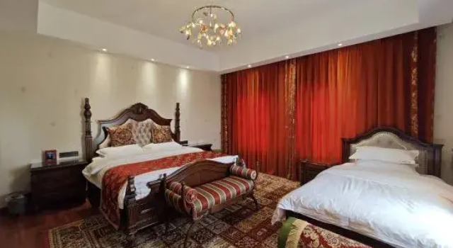 Люкс Wolf's Home Hotel Vacation (Silk Road Light Tourism Town Railway Station)