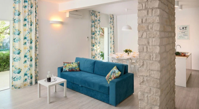 Luxury apartment with private pool Queen Helena, Rezerwuj Apartament Solin Split Region