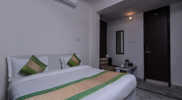Golden Plaza By OYO Rooms, Забронировать Отель Отели Нью-Дели с завтраком, Завтраки
