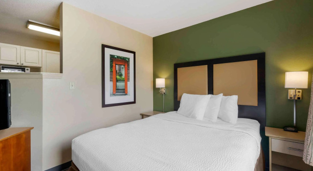 Четырёхместная студия Deluxe Extended Stay America Select Suites Tampa Airport Memorial Hwy