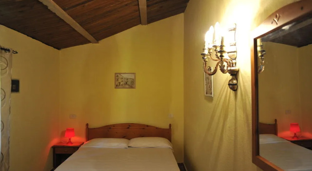 Agriturismo Bagnacci, Book Hotel San Giovanni dʼAsso Crete Senesi