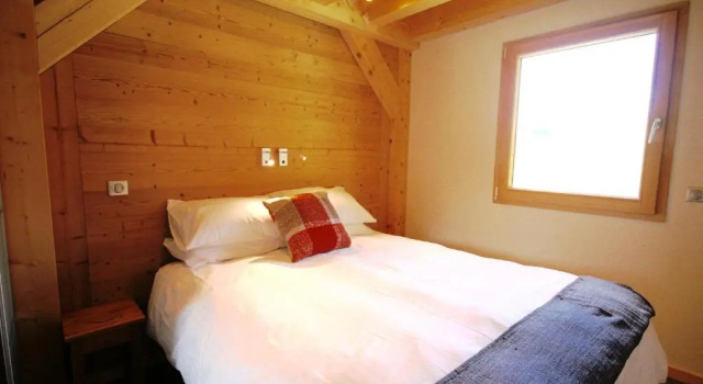 Chalet Timbers - Light and modern - sleeps 6 - Les Gets