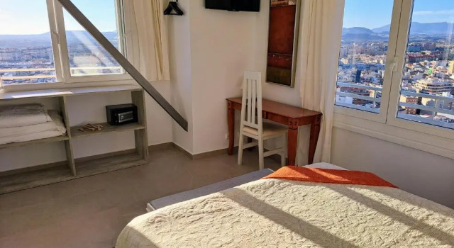 Апартаменты c 1 комнатой с видом на море Alicante Skylights Apartments