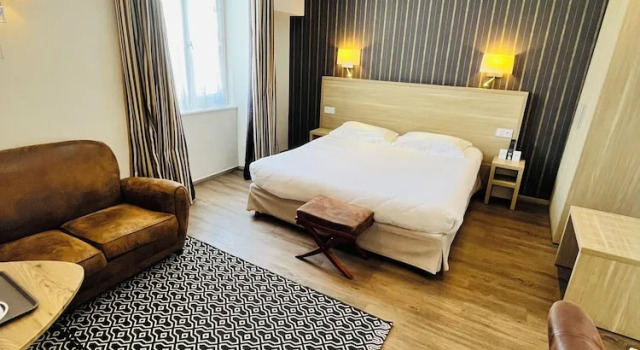 Номер Superior Le Grand Hôtel de Mayenne - Logis hôtels restaurant