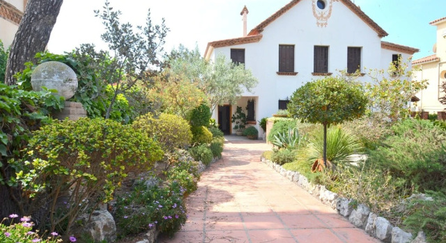 Cristofar Vilanova House, 预订 酒店 比利亚努埃瓦-赫尔特鲁 加拉富海岸