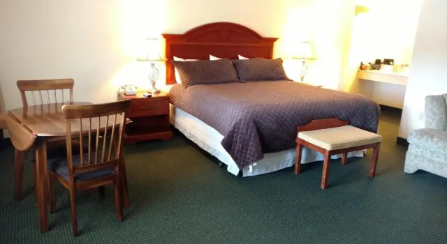 Deluxe Suite Hurricane Inn