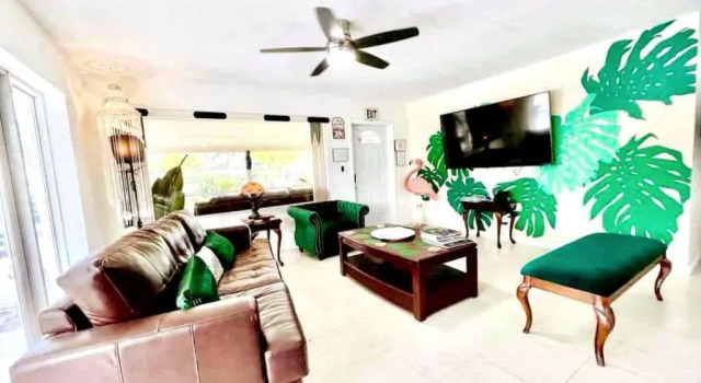 JUNGLE TO BEACH 4 R 3 BR Family and Pet Heated pool N Airport N Beach N Hard Rock, Buchen Sie Hotel North Lauderdale Broward County