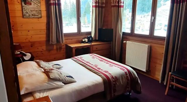 Epicéa Lodge Hôtel et Camping, Забронировать Отель Отели Пралоньян-ла-Вануаз с бассейном, рядом с Горнолыжный подъемник Женепи, Бассейн
