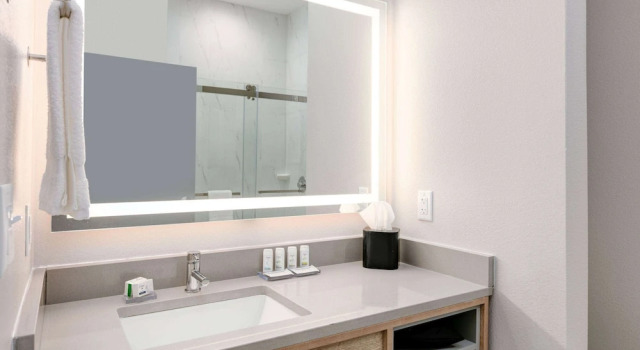 Четырёхместный номер Standard The Elm, a Ramada by Wyndham
