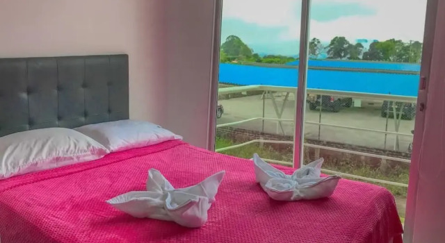 Семейные апартаменты с 2 комнатами с балконом Aparthotel Near Parque del Café