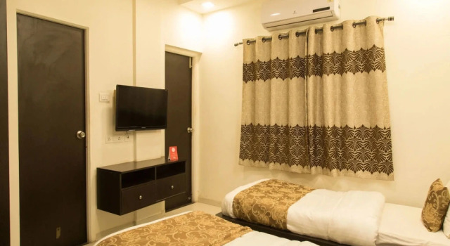 Dwarka Inn By OYO Rooms