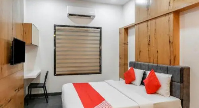 OYO 24187 Samar Palace, Rezerwuj Hotel Ahmednagar 