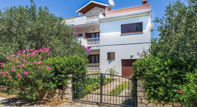 Nice Apartment in Petrcane With Wifi and 2 Bedrooms, Забронировать Апартаменты/квартира Петрчане Задарская жупания, рядом с Пляж Радман