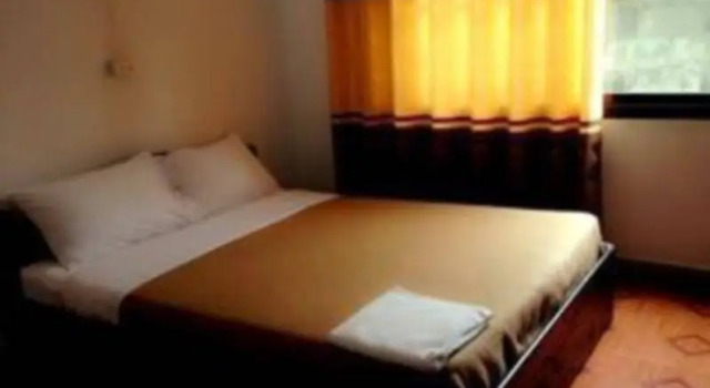 Jing Chaleun Guesthouse, Book Hotel Hotels in Phonsavan with Parking, Parking