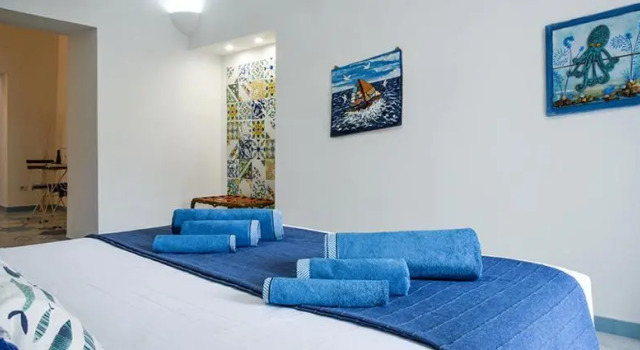 White House Civico 28, Book Hotel Hoteller i Salerno med parkering, Parkering