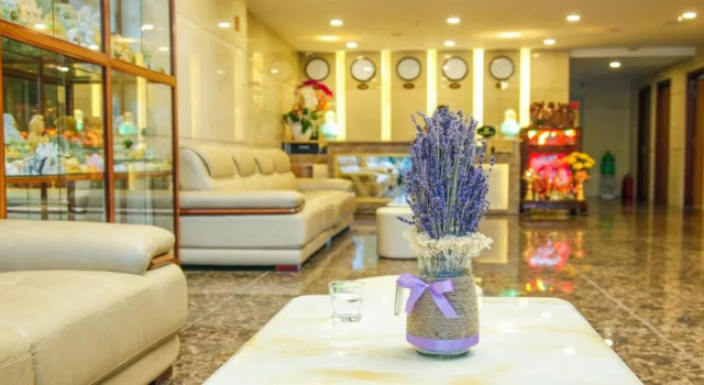 Lavender Riverside Hotel