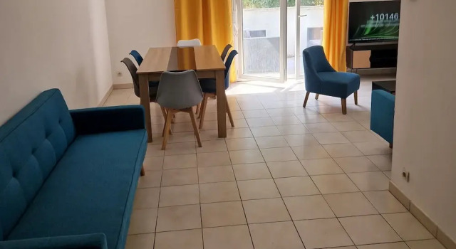 Beautiful Holiday Apartment in Uzes With Balcony, Rezervasyon Daire Gard daireler, Daire
