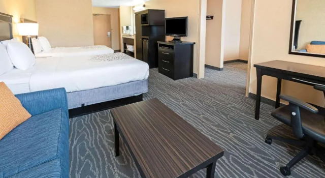 Номер Deluxe La Quinta by Wyndham Logan