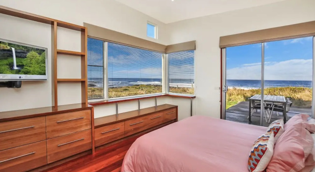 Hearns Beachside Villa 9, Prenota Villa Port Fairy Victoria