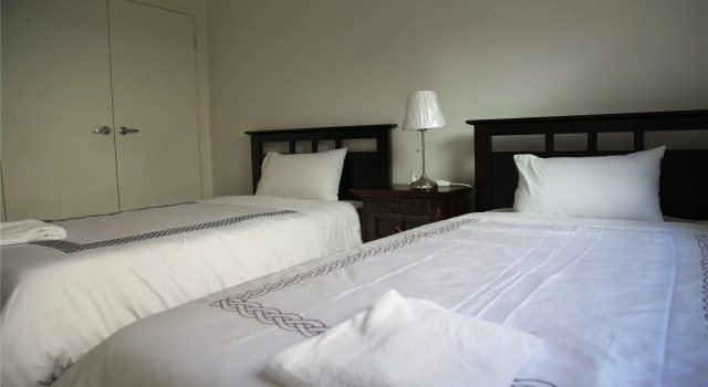 London Park Resort, Book Resort Resort Hotels in Melbourne Region, Resort