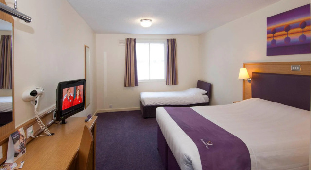 Premier Inn London Gatwick Airport A23, Забронировать Отель Отели Исторического графства Суссекса с завтраком, Завтраки
