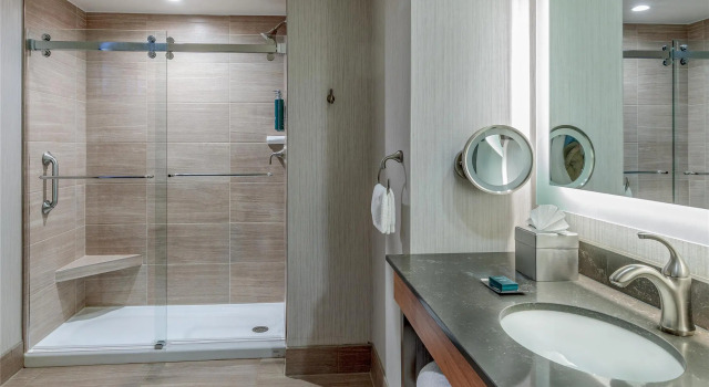 Полулюкс DoubleTree by Hilton Hotel Burlington Vermont