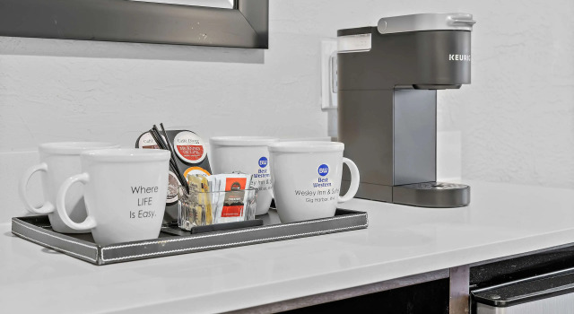 Четырёхместный номер Standard Best Western Wesley Inn & Suites