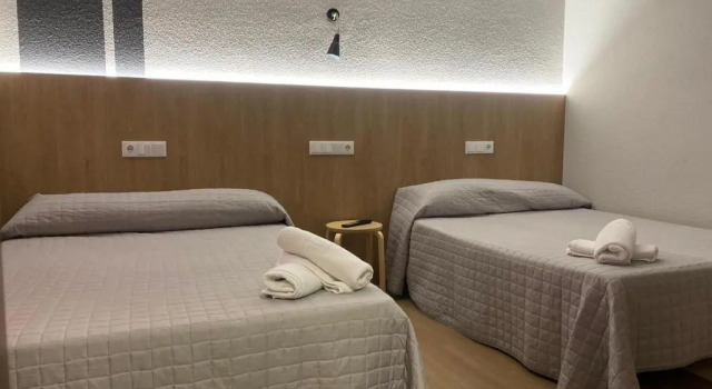 Двухместный номер Standard Hostal Uría
