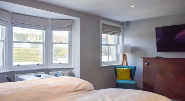 Stylish & Spacious Studio Next to Beach, Забронировать Апартаменты/квартира Кемптаун Брайтон-энд-Хов, рядом с Brighton Buddhist Centre