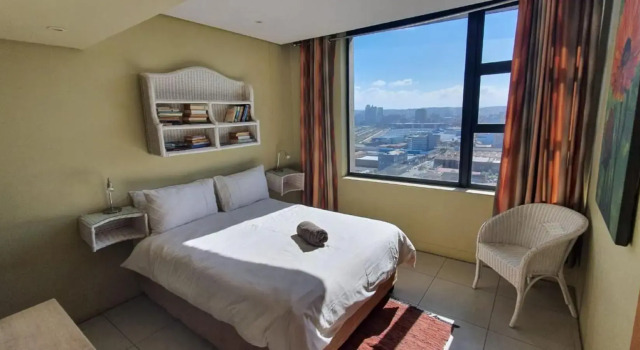 Accommodation Front - Tastefully Furnished 6 Sleeper with Ocean Views, Забронировать Отель Дурбан Квазулу-Наталь