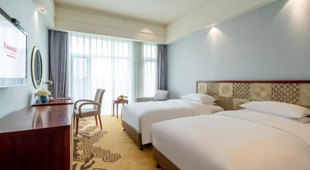 Двухместный номер Standard Ramada Plaza By Wyndham Taian
