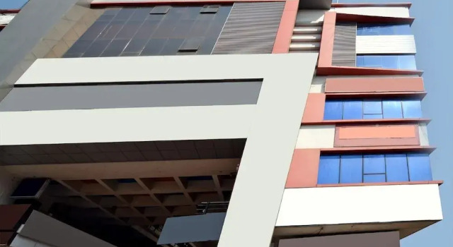 Hotel Majestic Deluxe Lodging by OYO Rooms