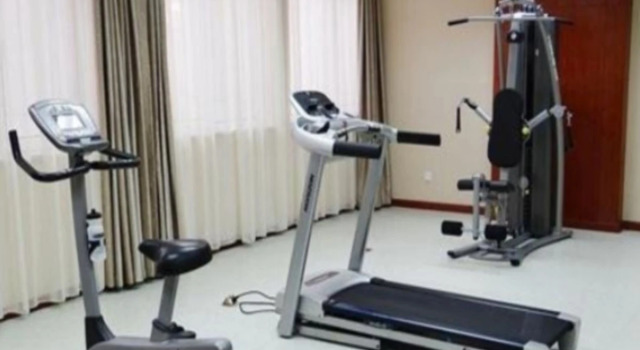 Yi Li Ao Si Te Hotel, Reserva ahora Hotel Hoteles en Ordos con aparcamiento, Aparcamiento