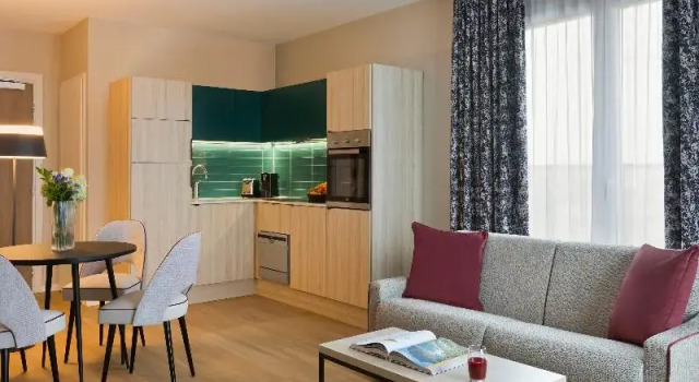 Люкс с балконом и с красивым видом из окна Citadines Eurometropole Strasbourg - Restaurant & SPA