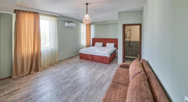 Номер Deluxe Four Seasons Riverside