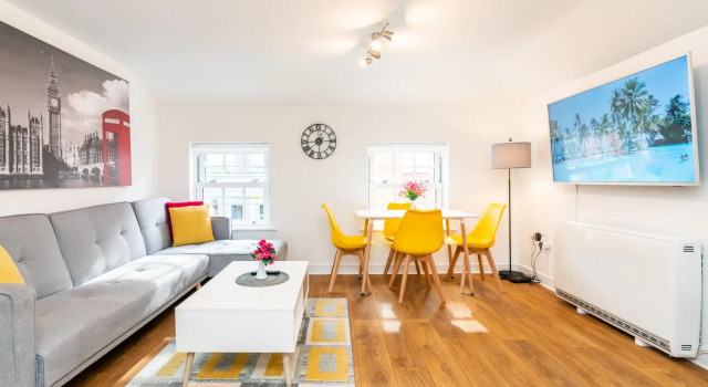 Town Center Apartment With 55'' Smart TV, Netflix