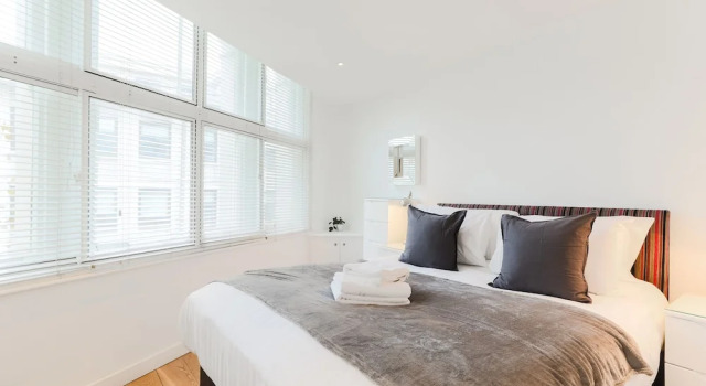 Trafalgar Square by Excel Apartments