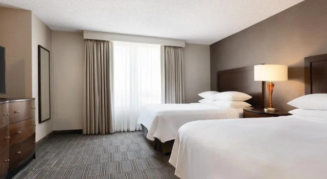 Люкс с 2 комнатами Embassy Suites by Hilton Chicago Lombard