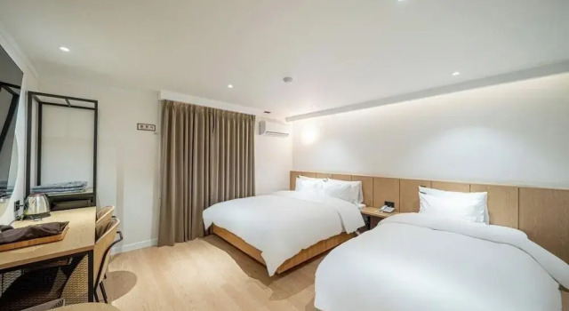 Brown Dot Hotel NamGumi, Забронировать Отель Гуми провинция Кёнсан-Пукто