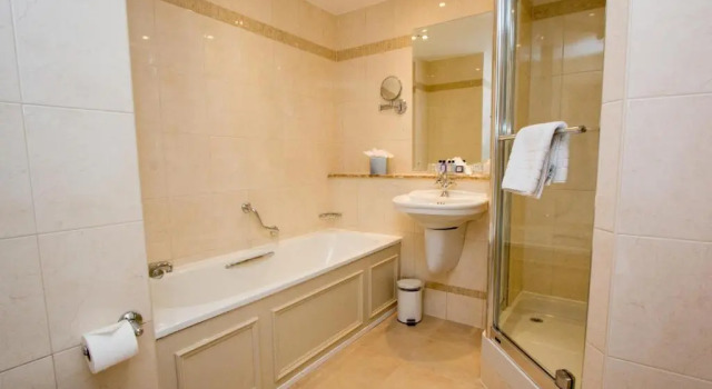 Двухместный номер Deluxe Macdonald Old England Hotel & Spa