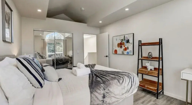 Коттедж @ Marbella Lane - Modern 3BR Home w/ Ocean Views