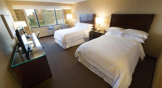 Standard Vierer Zimmer Sheraton Memphis Downtown Hotel