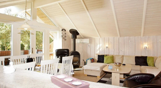 Cosy Holiday Home in Hemmet Near Sea