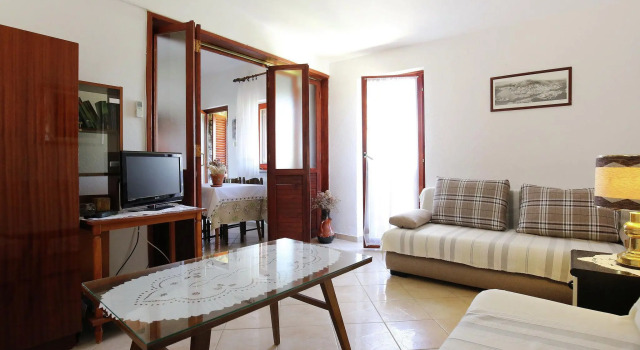 Luxurious Apartment in Novigrad with Terrace, Varaa Huoneisto Novigrad Kroatia
