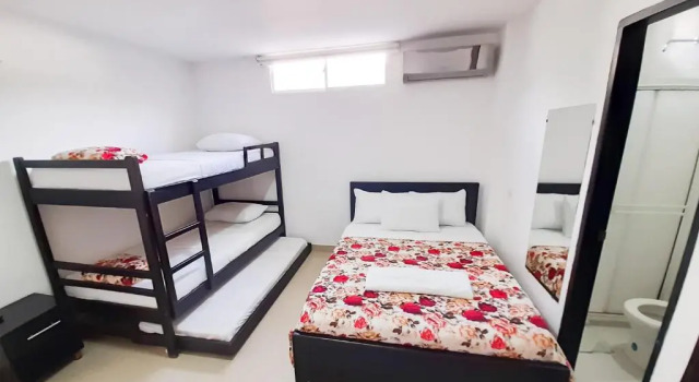Двухместный номер Standard с балконом и с видом на море Hostal Viña del Mar