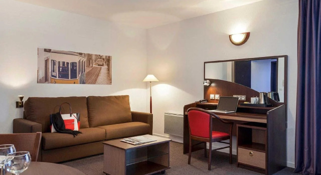 Comfort Suites Port-Marly Paris Ouest, Book Hotel  