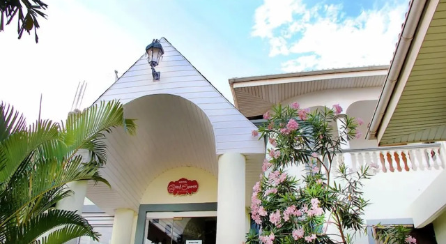Grand Casamora, Prenota Hotel Hotel a Greater Accra con piscina, Piscina