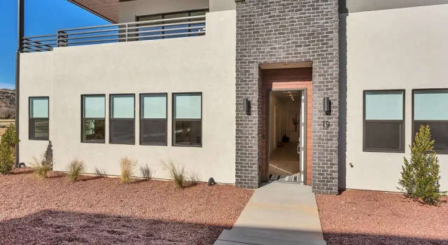 19 At Bloomington Country Club 3 Bedroom Condo by Redawning